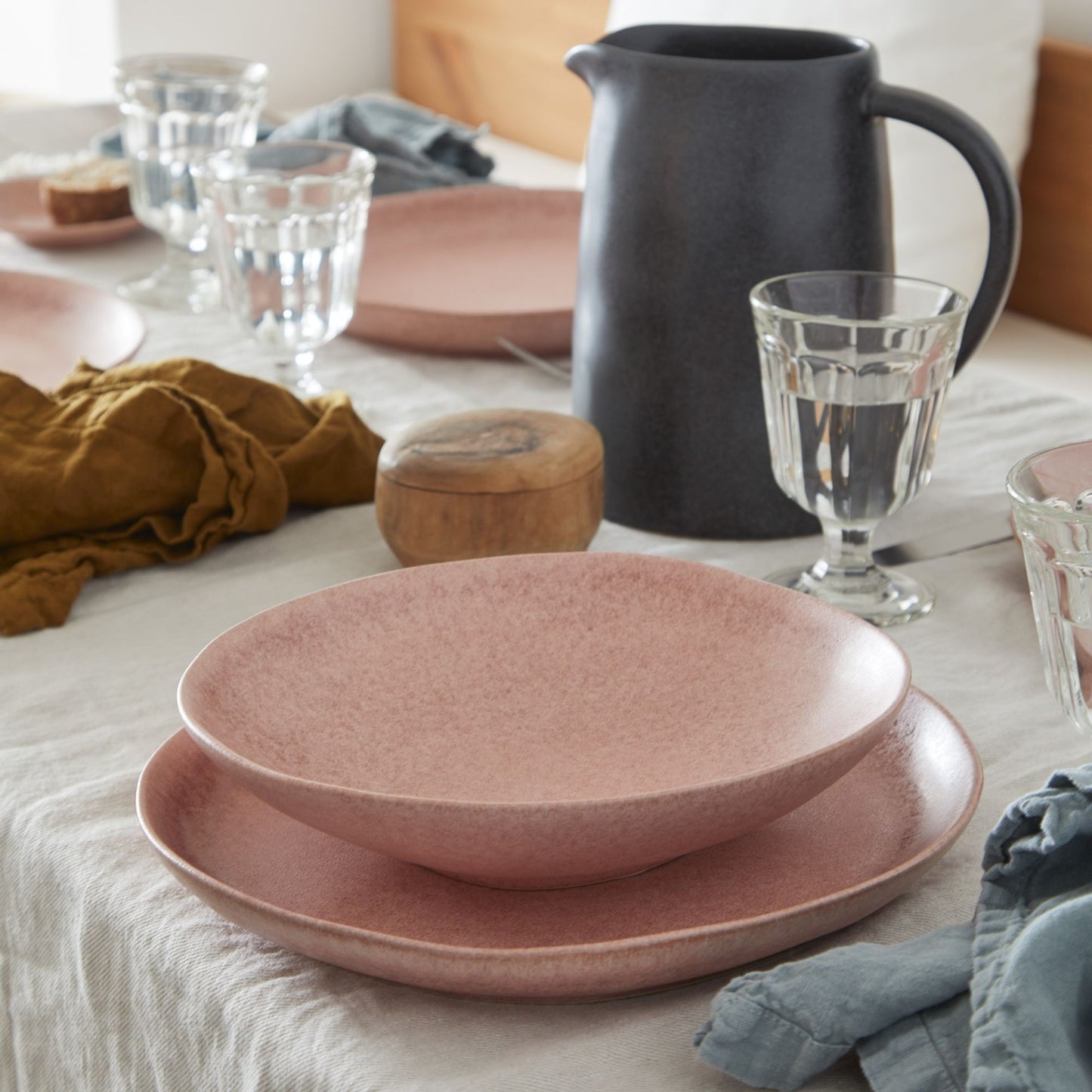 Livia Costa Nova 5 Piece Place Setting - Mauve Rose