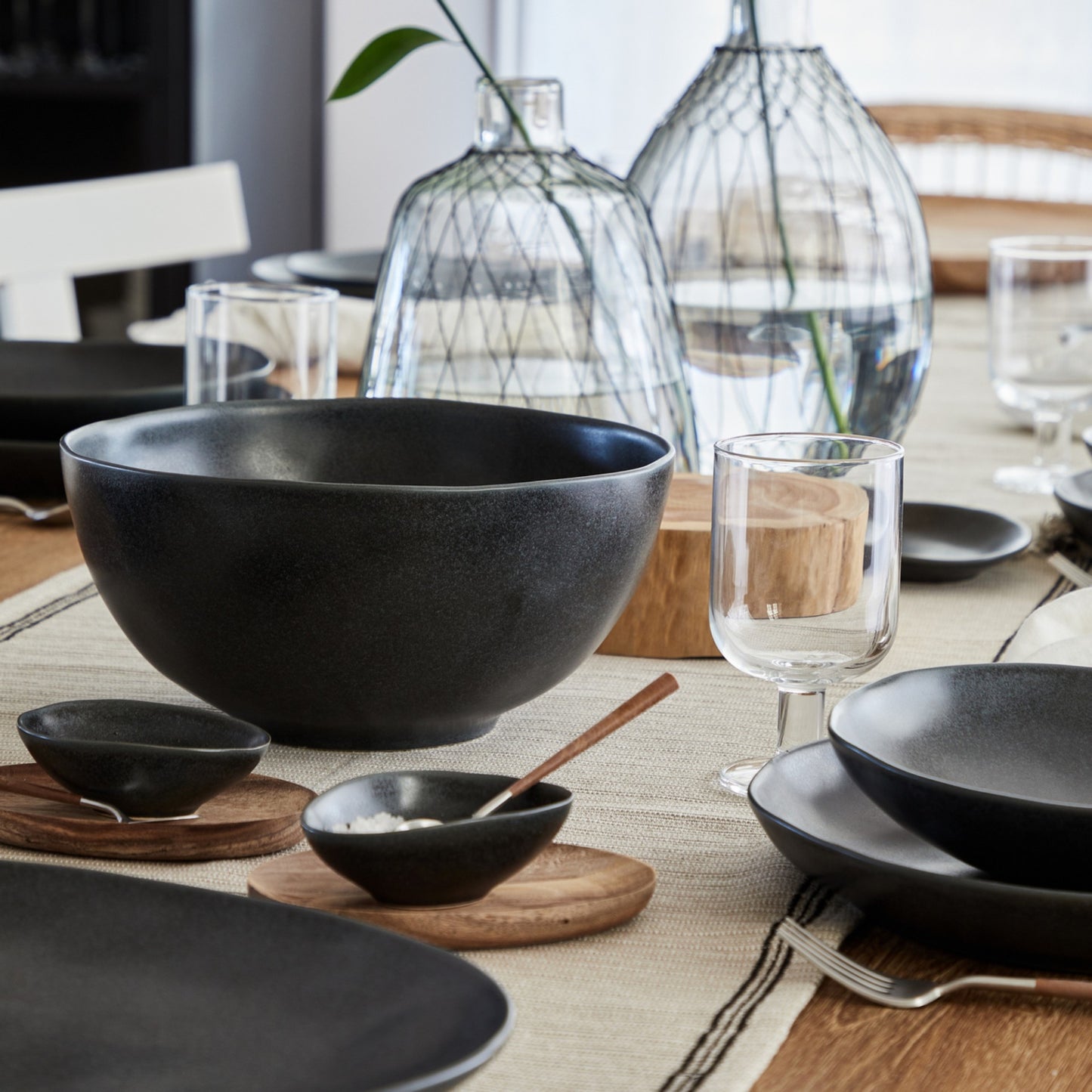 Livia Costa Nova Serving Bowl - Matte Black